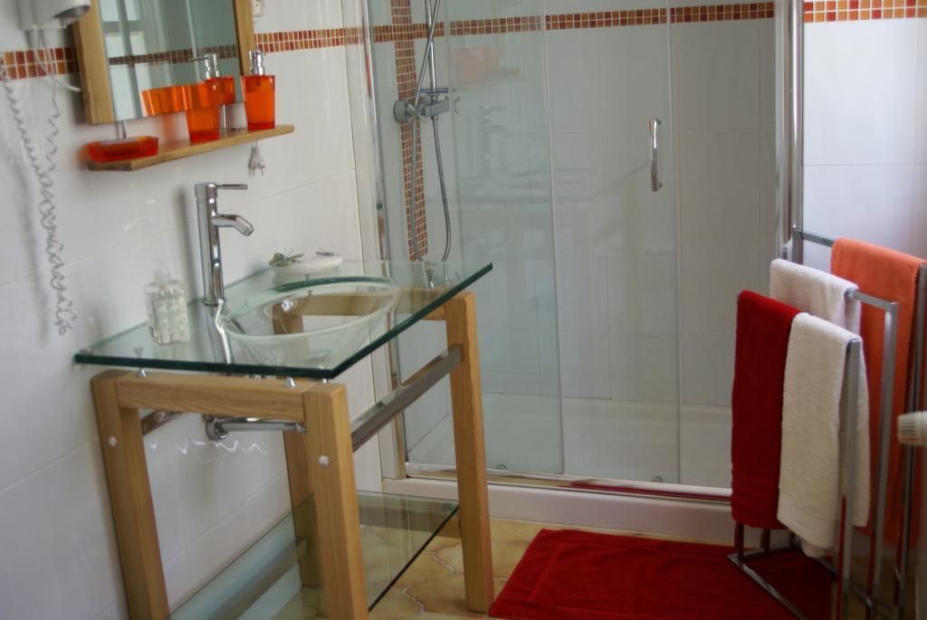 Air Du Temps Bed & Breakfast Ceyreste Bilik gambar
