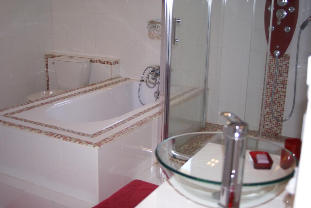 Air Du Temps Bed & Breakfast Ceyreste Bilik gambar